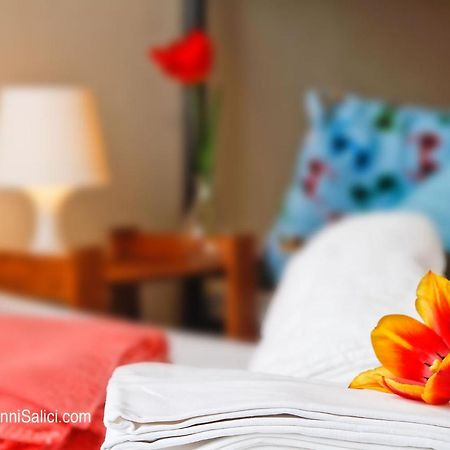 Santangela Hostel & Rooms Менаджо Экстерьер фото