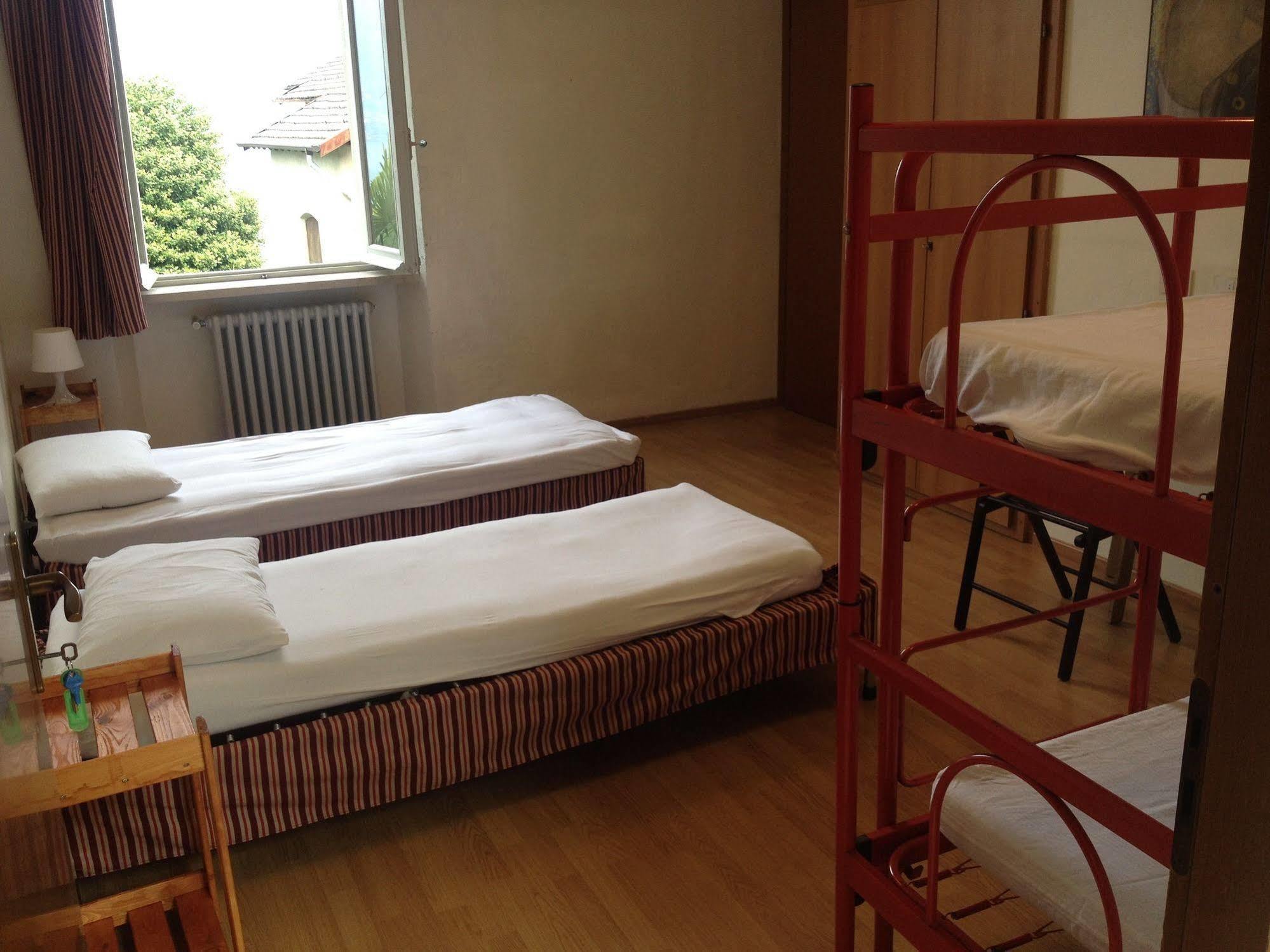 Santangela Hostel & Rooms Менаджо Экстерьер фото