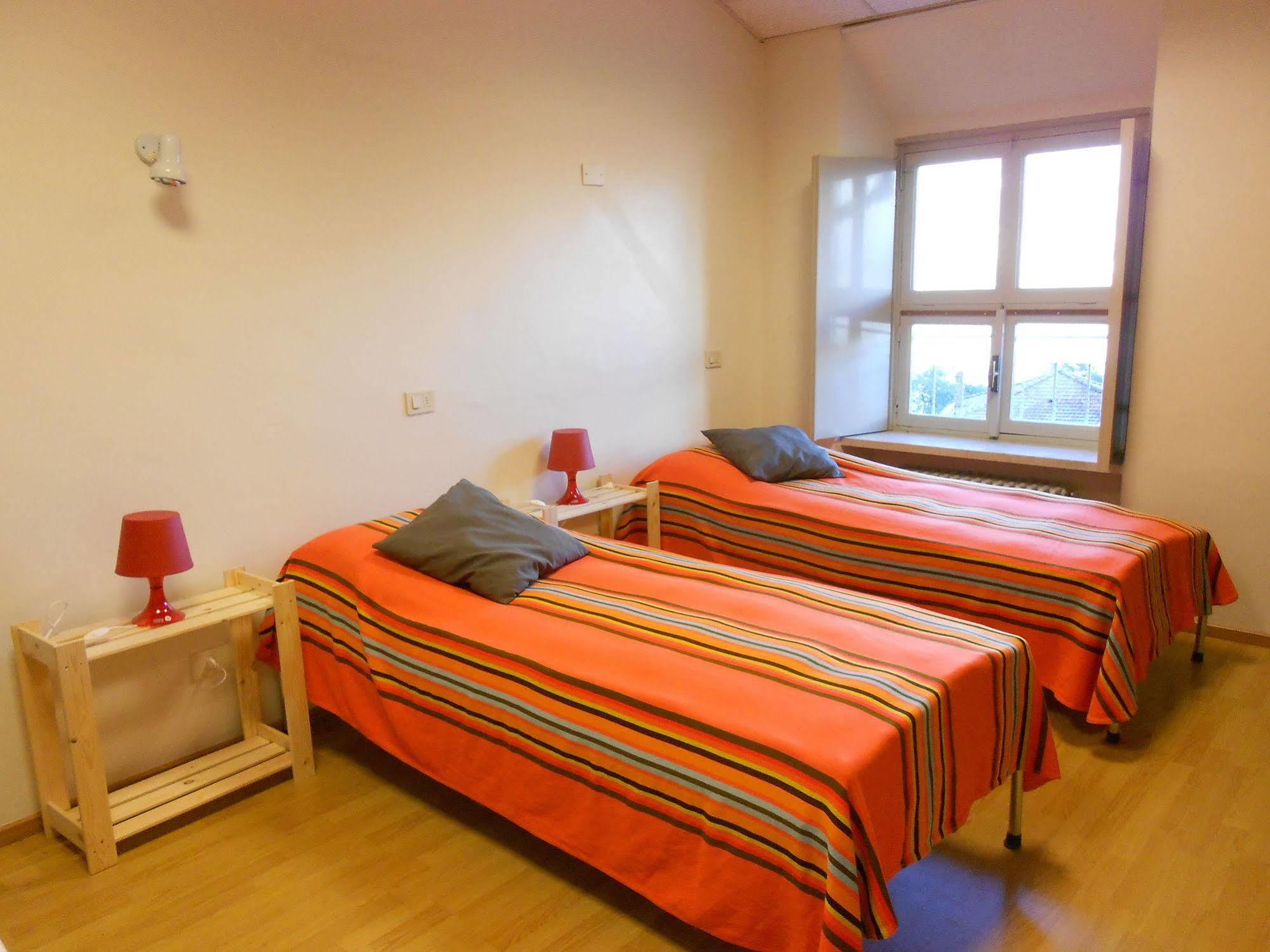 Santangela Hostel & Rooms Менаджо Экстерьер фото