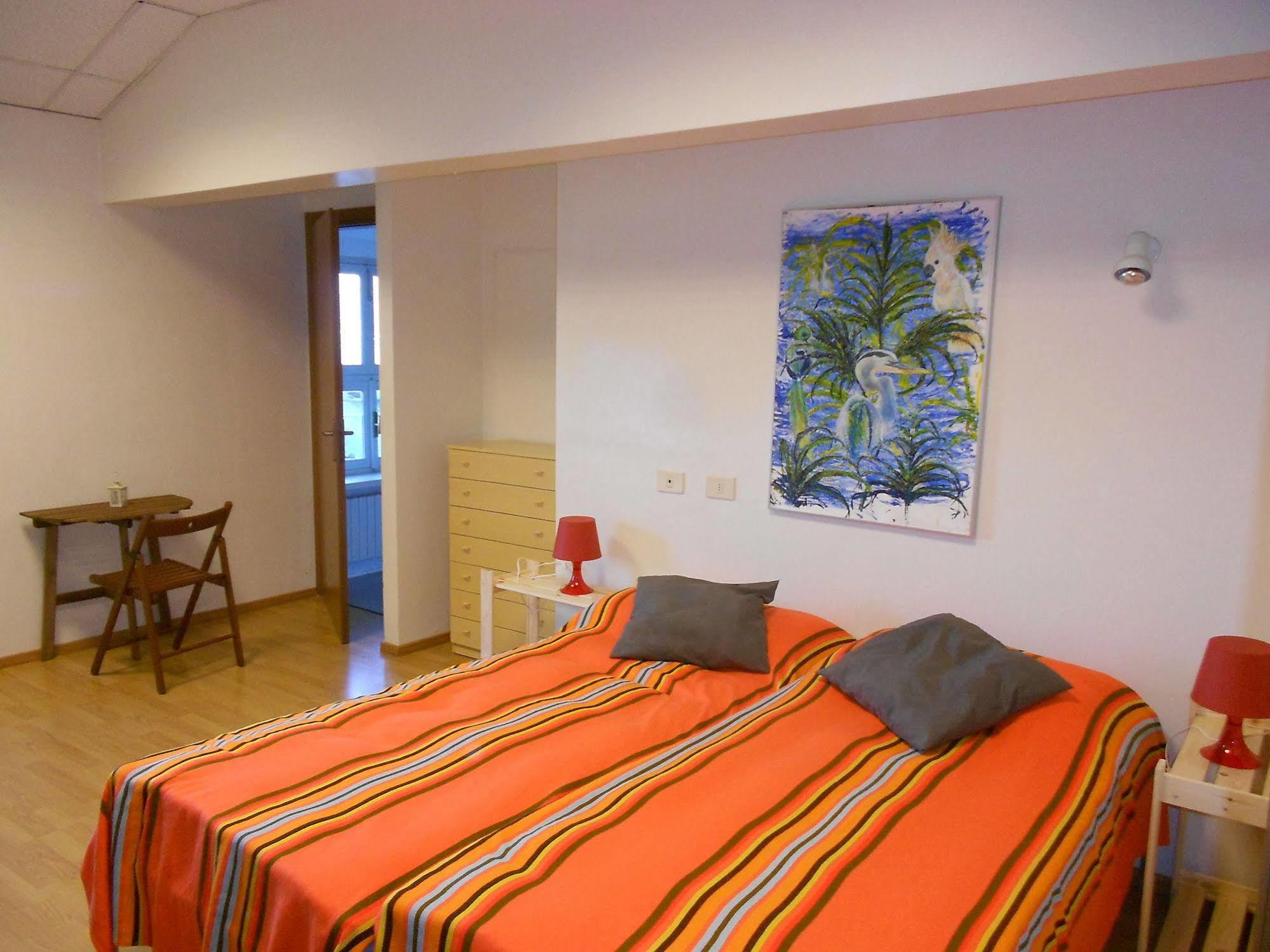 Santangela Hostel & Rooms Менаджо Экстерьер фото