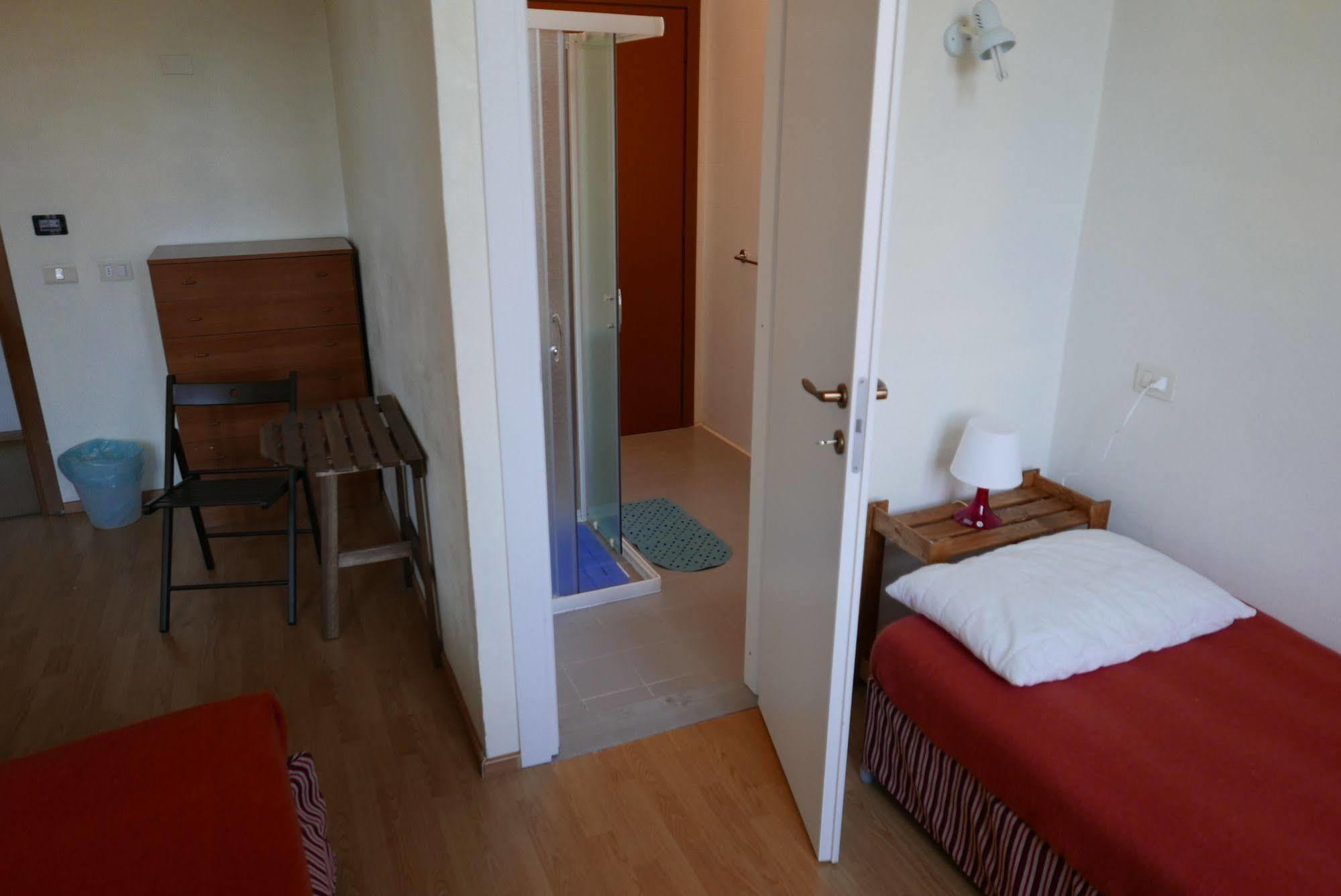 Santangela Hostel & Rooms Менаджо Экстерьер фото