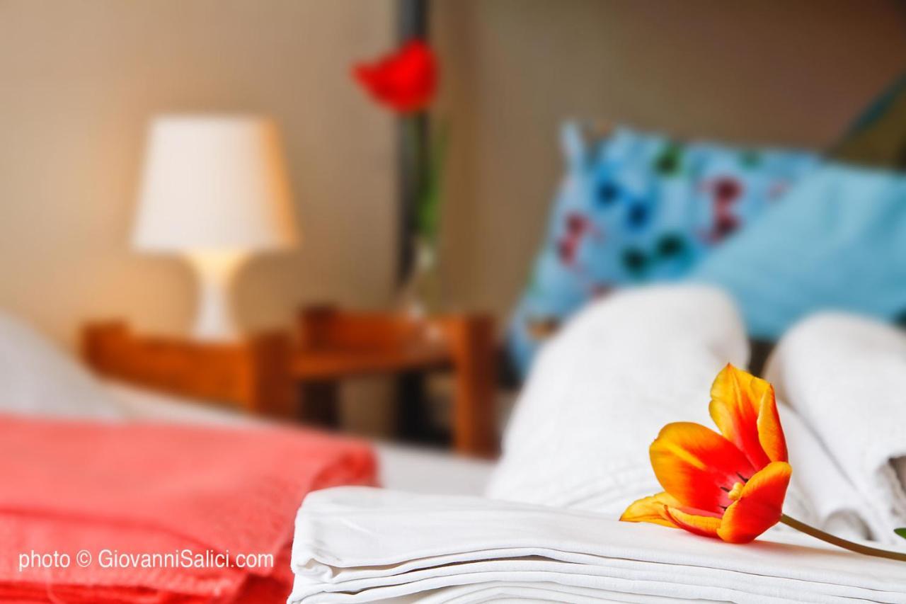 Santangela Hostel & Rooms Менаджо Экстерьер фото