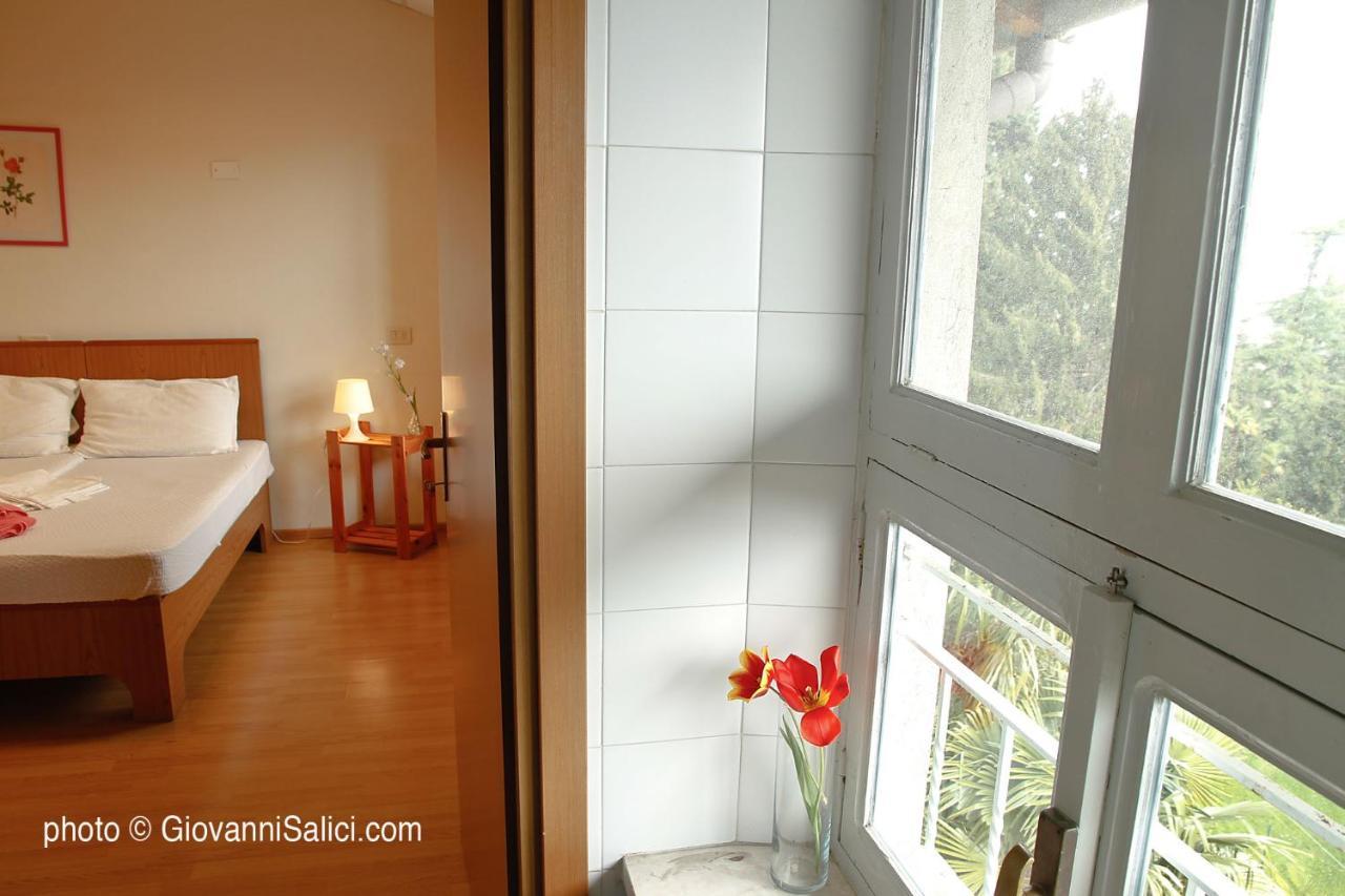 Santangela Hostel & Rooms Менаджо Экстерьер фото