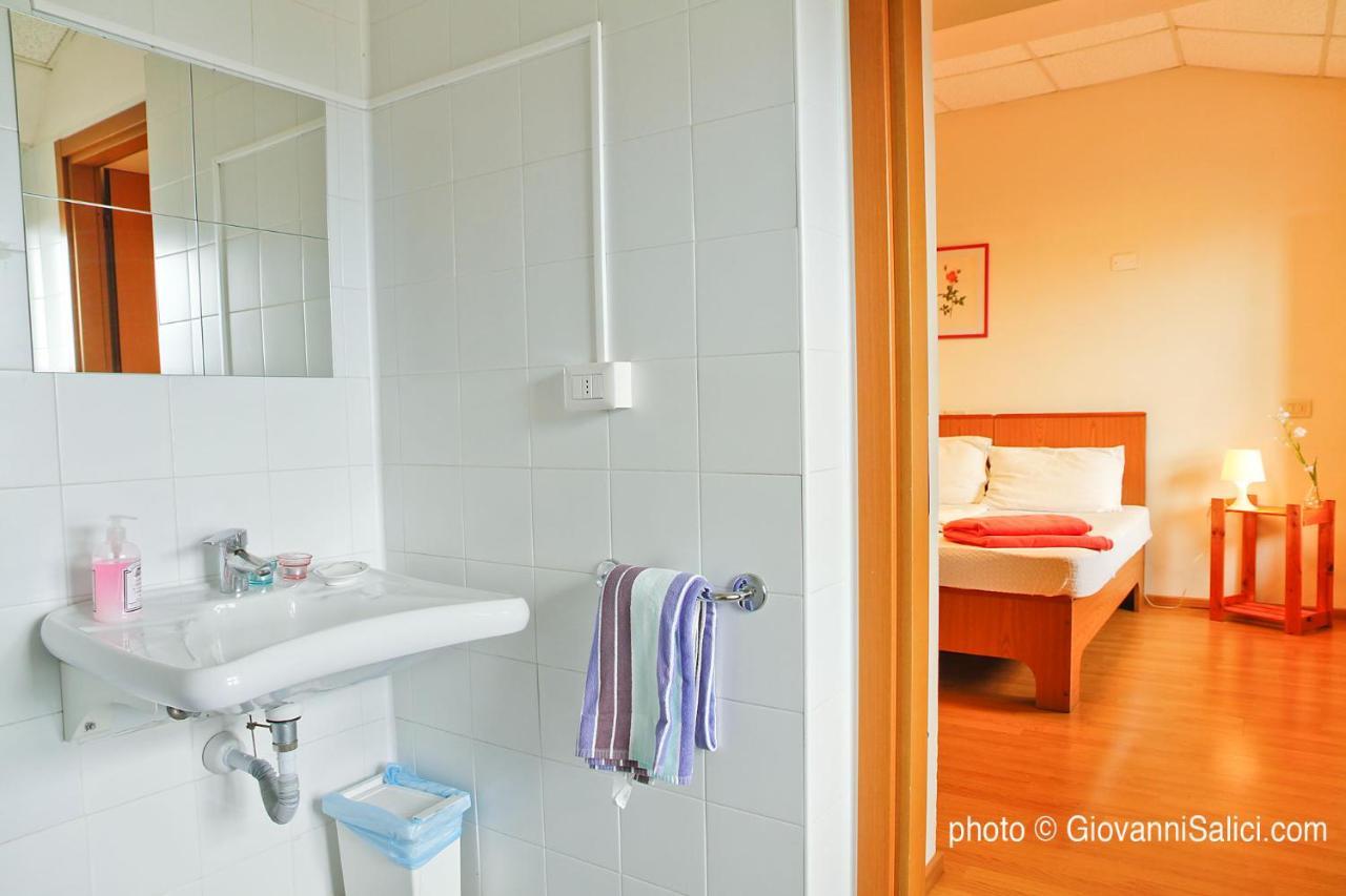 Santangela Hostel & Rooms Менаджо Экстерьер фото