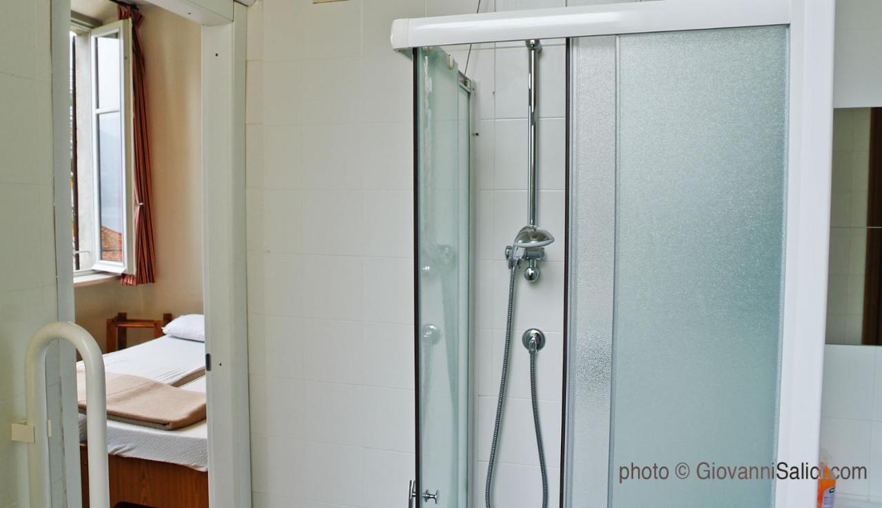 Santangela Hostel & Rooms Менаджо Экстерьер фото