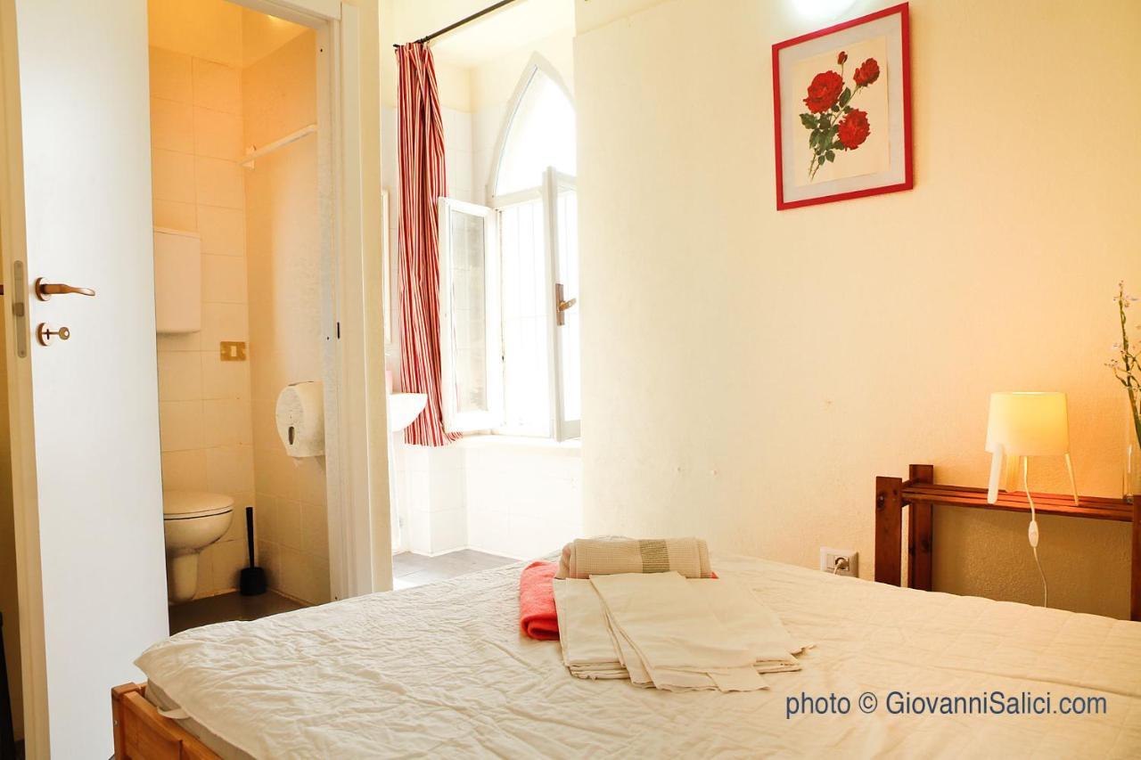 Santangela Hostel & Rooms Менаджо Экстерьер фото
